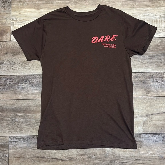 NWOT D.A.R.E. Daren the Lion Keeping Kids Off Drugs T Shirt Small - Picture 2 of 5